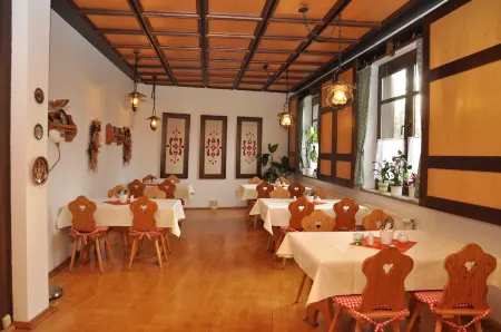 Hotel Zum Gründle Отели в г. Штютцербах