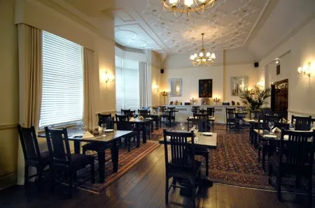 The New Inn Motel Отели рядом с достопримечательностью «Captain Cook Schoolroom Museum»