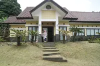 Aldeoz Ciater Cikole Villa Subang - Villas