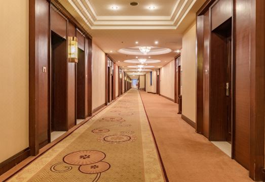 지아오 저우 호텔의 품격 있는 로비와 인테리어