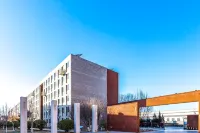 FLTRP International Convention Centre Hotel berhampiran Beijing College of Sports Branch Campus