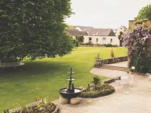 Dunadry Hotel and Gardens