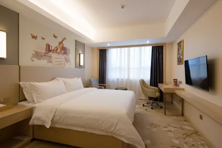 Vienna Hotel (Shenzhen South China City, Hehua Metro Station)