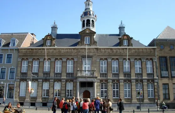 魯爾蒙德隔壁酒店