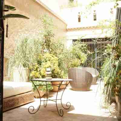 Karawan Riad Hotel Exterior