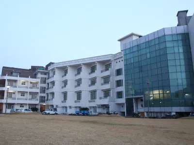 Amr Hotel, Katra Hotels in Katra