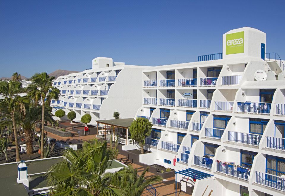 Ereza Apartamentos Los Hibiscos - Valoraciones de hotel de 2 estrellas en  Puerto del Carmen