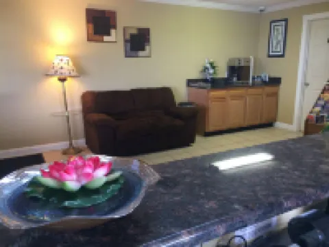 Eldon Inn Hotels in Eldon