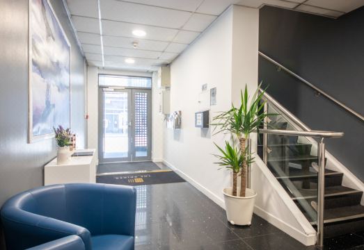 7. 더 스파이어스 ..