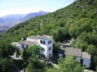 Casas Rurales Los Algarrobales Hotels near Sierra de Grazalema natural park