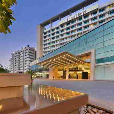 Crowne Plaza 艾哈邁達巴德市中心 Hotel Exterior