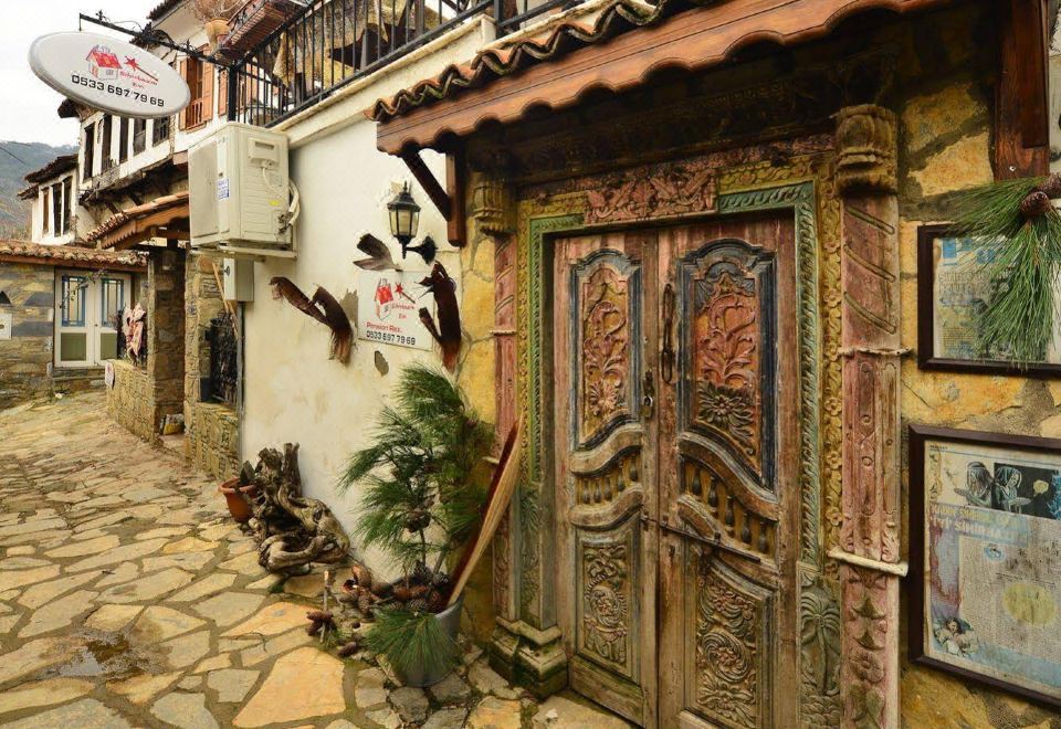 Sihirbazın Evi - Housity