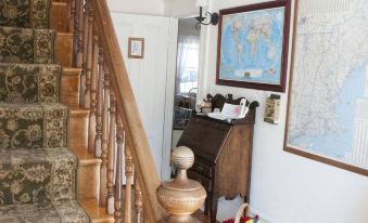 Candlebay Inn