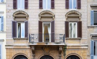Piazza Farnese Luxury Suites