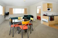 Academy at Botany Motor Inn Hotels in Beachlands