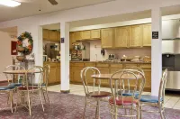 Days Inn by Wyndham Omaha - West Dodge