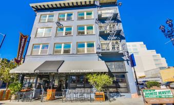 Lucky d's Youth and Traveler's Hostel