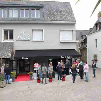 Hôtel Restaurant La Voile - Le Dock'er Hotel Exterior