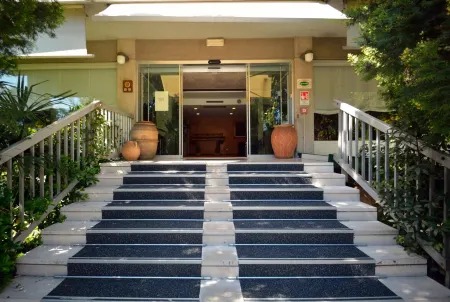 Hotel Ghironi Отели в г. Vezzano Ligure