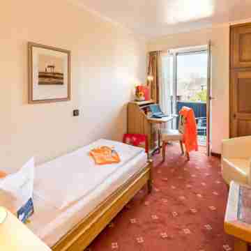 Airport Fashion Hotel Rooms