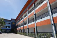 Chic Living Hotel Hotels near Sukhothai Thammathirat Open University