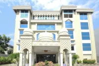 Sulthan Hotel Medan Powered by Archipelago - parkir