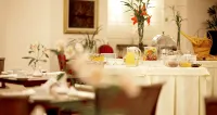 Scala Hotel Buenos Aires - Breakfast