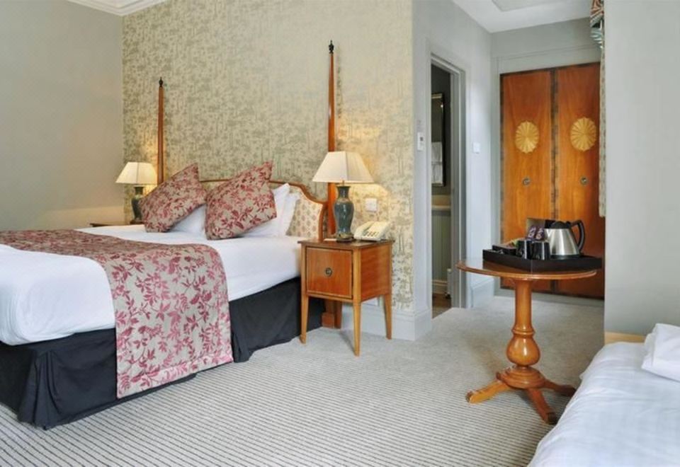 3. 크라운 호텔 난..