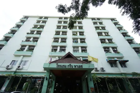 Green Palace Hotel