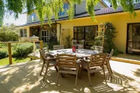 Swan House Hotels in Martinborough