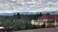 Downtown Inn - Mountain view
