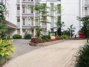 3Br Near Sumarecon Mall Bekasi at the Springlake Apartment