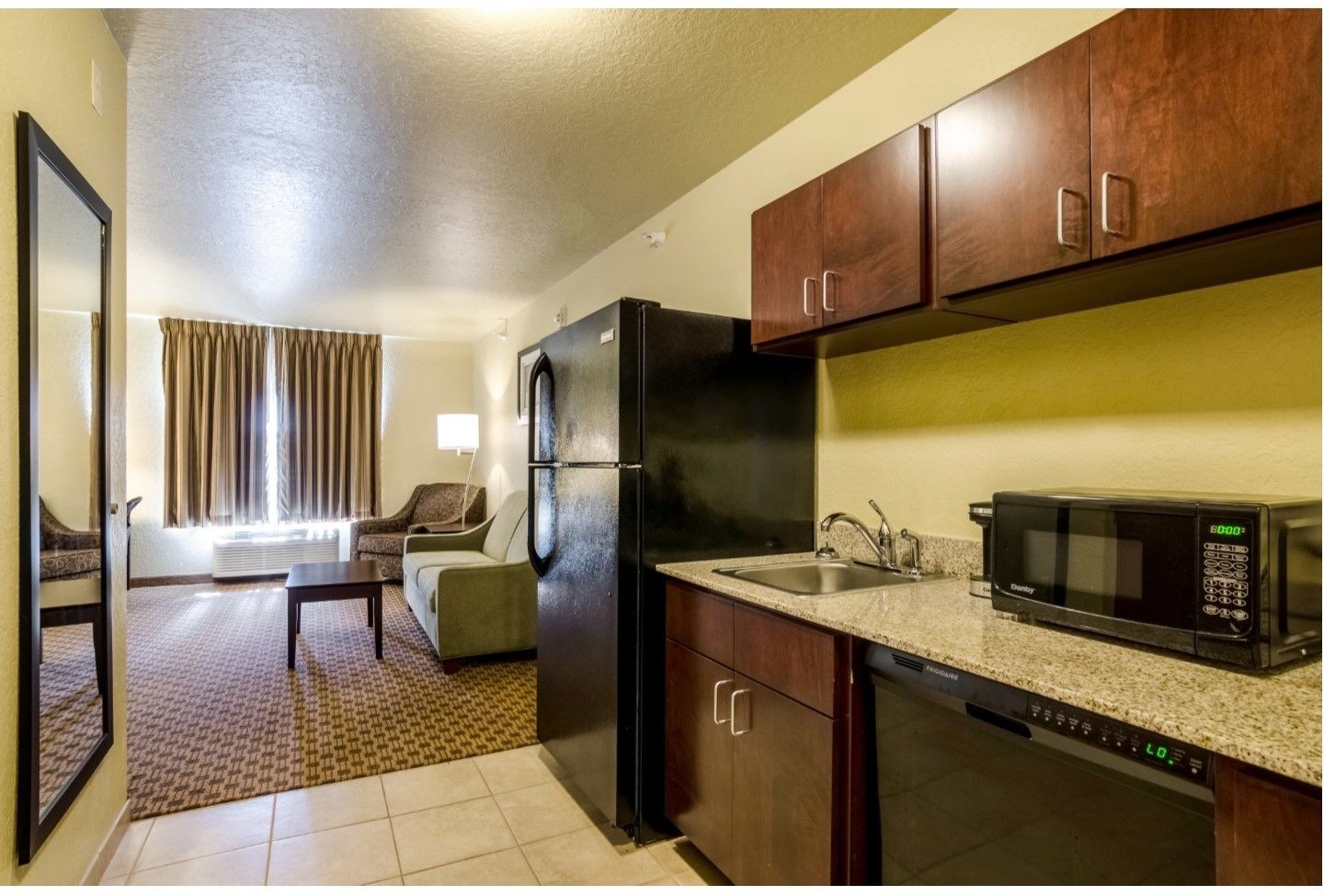 Cobblestone Inn & Suites - Cambridge