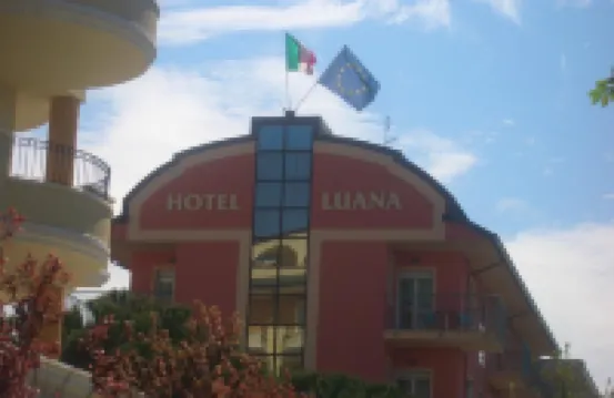 Hotel Luana