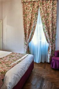 Les 10 meilleurs hôtels proches de Fa168 Store Riparazione Cellulari  Carrara dès 65EUR 2022 | Trip.com