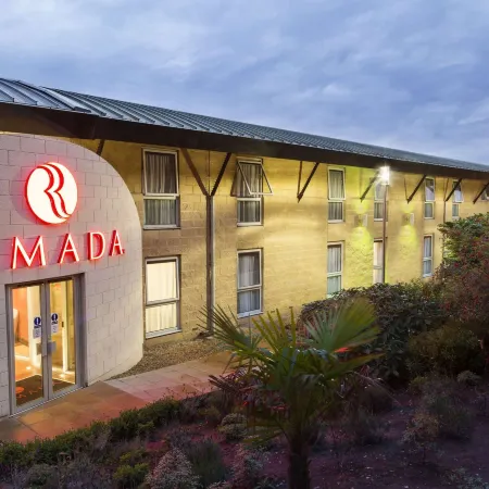 Ramada by Wyndham Oxford Отели в г. Оксфорд
