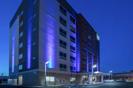 Holiday Inn Express & Suites Jersey City North - Hoboken