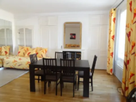 มานัวร์ ฟร็องซัว 1