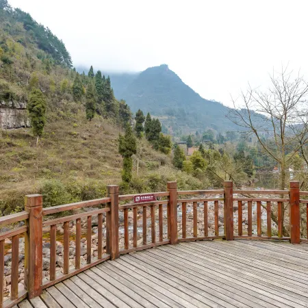 Danxia Valley Hotel