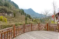 Danxia Valley Hotel - vue sur la montagne