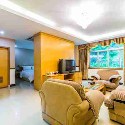 德慶醉然居假日酒店 Rooms