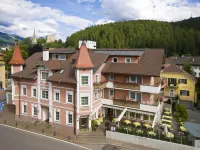 Hotel Blitzburg Hotels in Brunico
