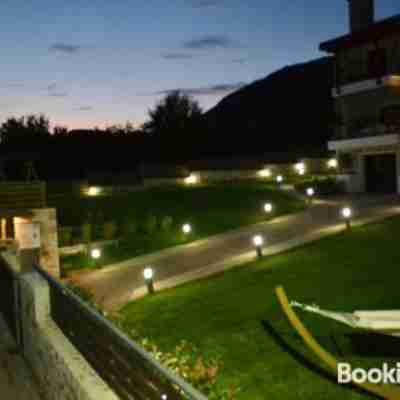 Evmorfes Villas Hotel Exterior