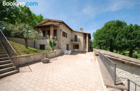 斯波萊託游泳池酒店