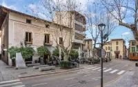 Soller Plaza Hotels near MaksyBoats