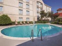 La Quinta Inn & Suites by Wyndham Dallas Plano West - Pools