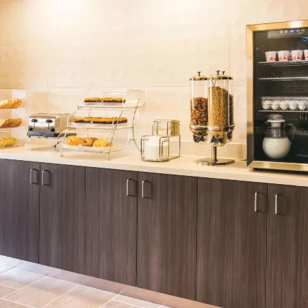 La Quinta Inn & Suites by Wyndham Cincinnati NE - Mason