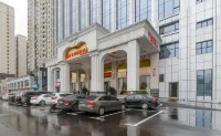 Vienna International Hotel (Changsha Ningxiang Fantawild Oriental Shenhua Branch) - parking