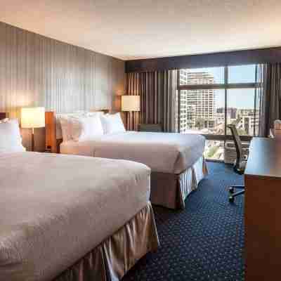 Holiday Inn Chicago North-Evanston, an IHG Hotel Rooms