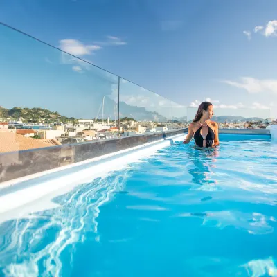 Diana Hotel Hotels near Town Center